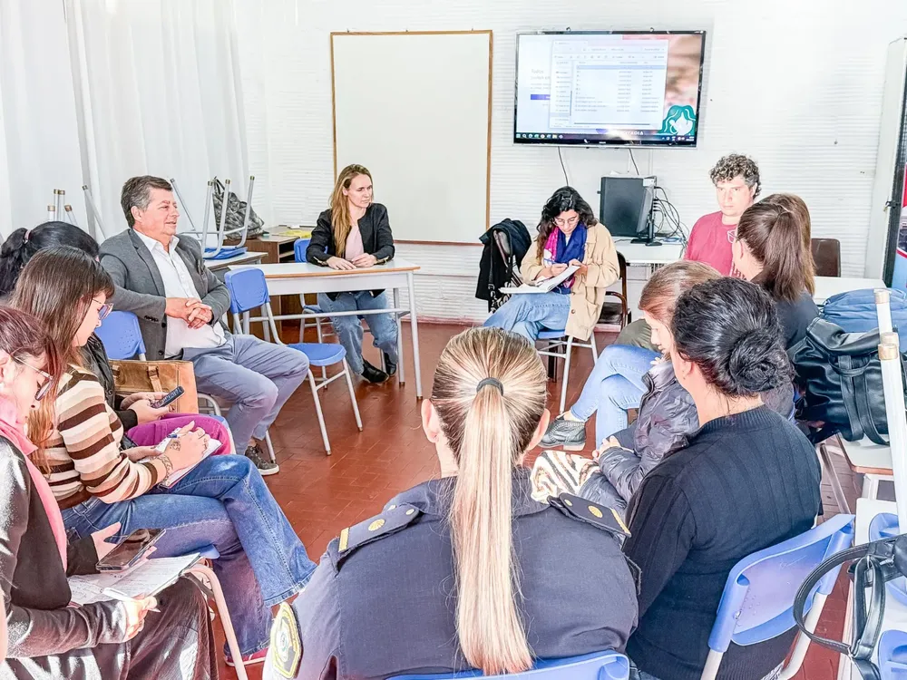 Mesa local género Las Flores