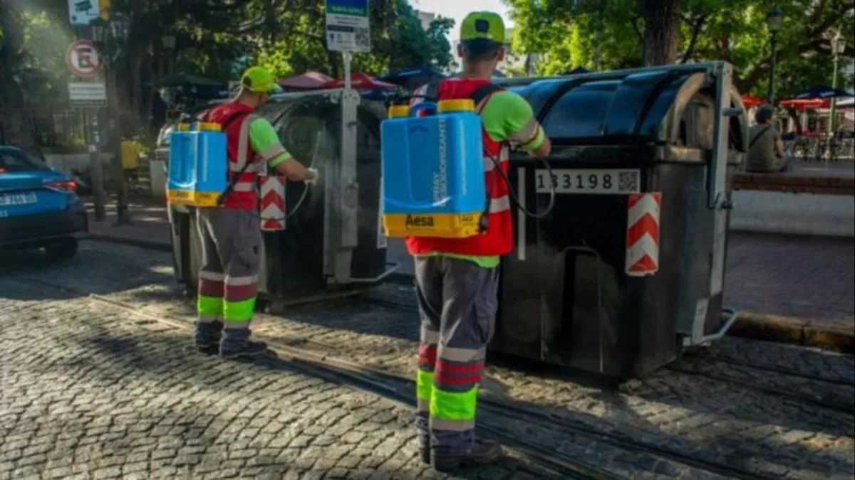 Tachos de basura con olor a limón en CABA