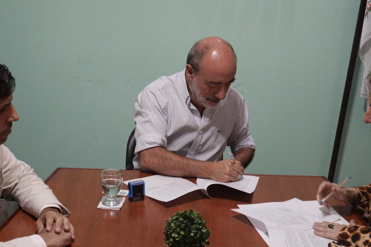 Nuevo convenio entre Marcos Paz y la UMET 2