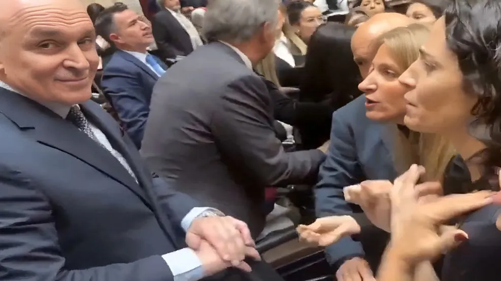 Violencia en el Congreso buscan frenar los excesos con una comisión permanente