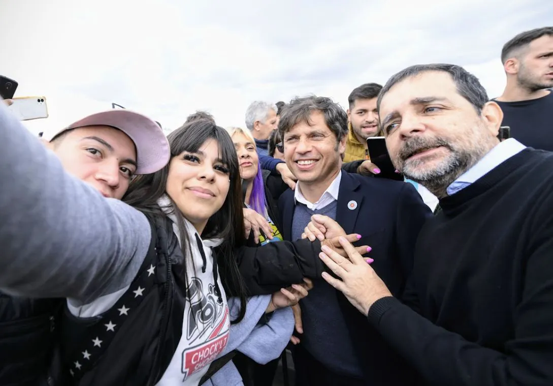 El gobernador y el intendente compartieron el momento con vecinos de Costa Esperanza