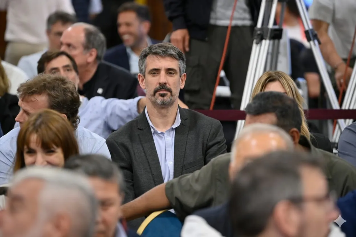 Ianantuony acompañó a Kicillof