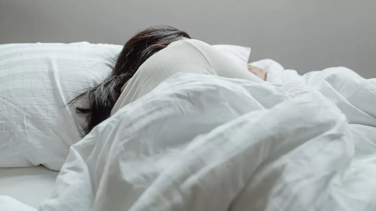 ¿Pasarías todo el día en la cama? Chequeá si padecés clinomanía