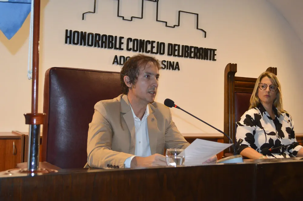 Javier Andres inauguró sesiones en Adolfo Alsina.