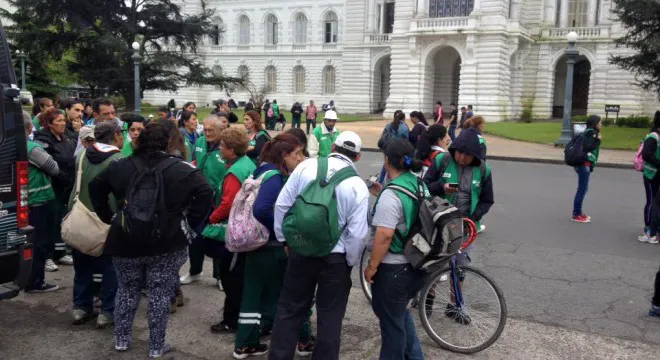 UNA RARA MEDIDA DE FUERZA DE EMPLEADOS MUNICIPALES DE LA PLATA, ORIGINÓ UNA DENUNCIA PENAL DEL MUNICIPIO CONTRA ELLOS