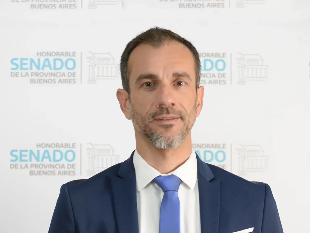 Senador Pablo Petrecca (PRO).