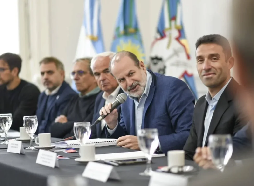 Susbielles anunció medidas en energía y presentó “Bahía Limpia”