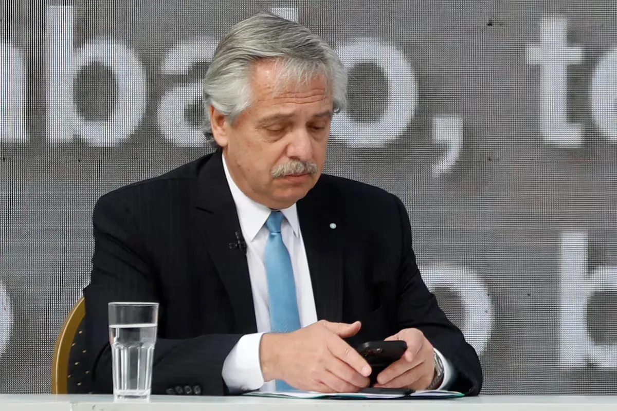 El teléfono de Alberto Fernández vuelve a escena ordenan peritaje por la causa de los seguros