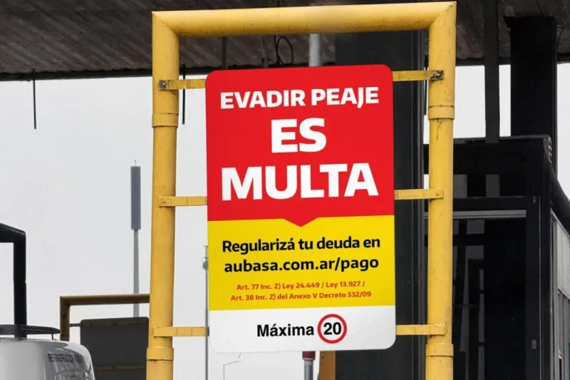 AUBASA empezó a multar la evasión de peajes con sanciones de hasta $684 mil.