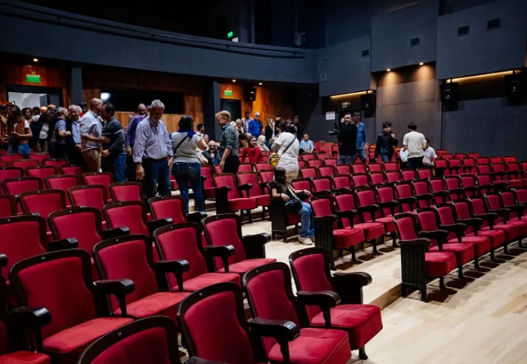 El Cine Teatro Roma Alberti ya abrió sus puertas 2