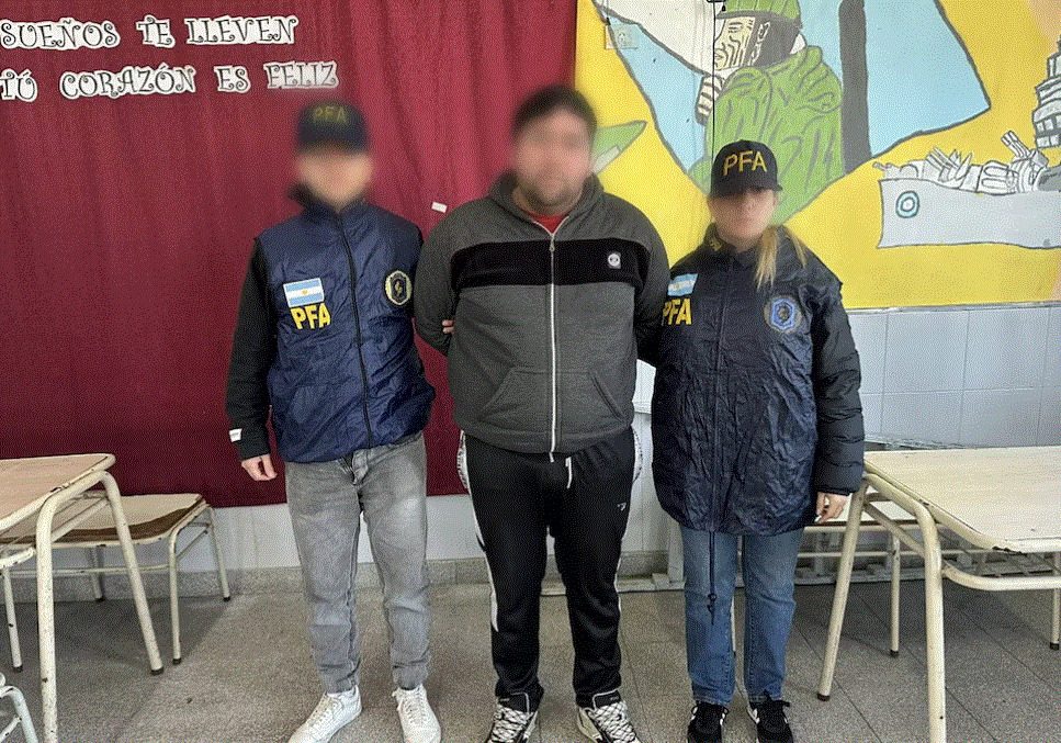 Un pirata del asfalto con pedido de captura y un hombre buscado por abuso de armas fueron atrapados cuando iban a votar