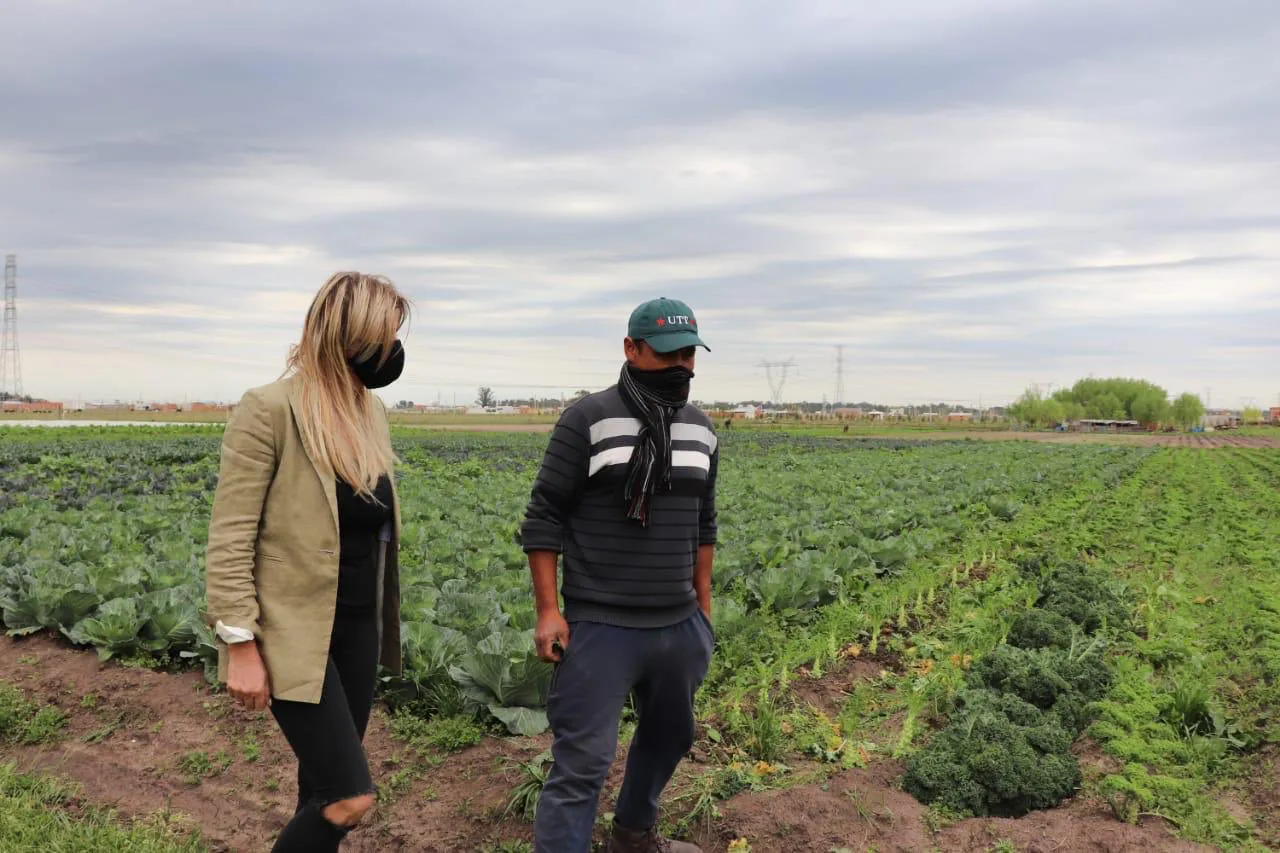 Fassi visitó un proyecto agroecológico