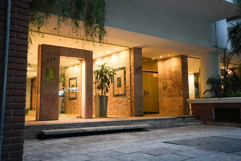 Edificio Departamento Adorni