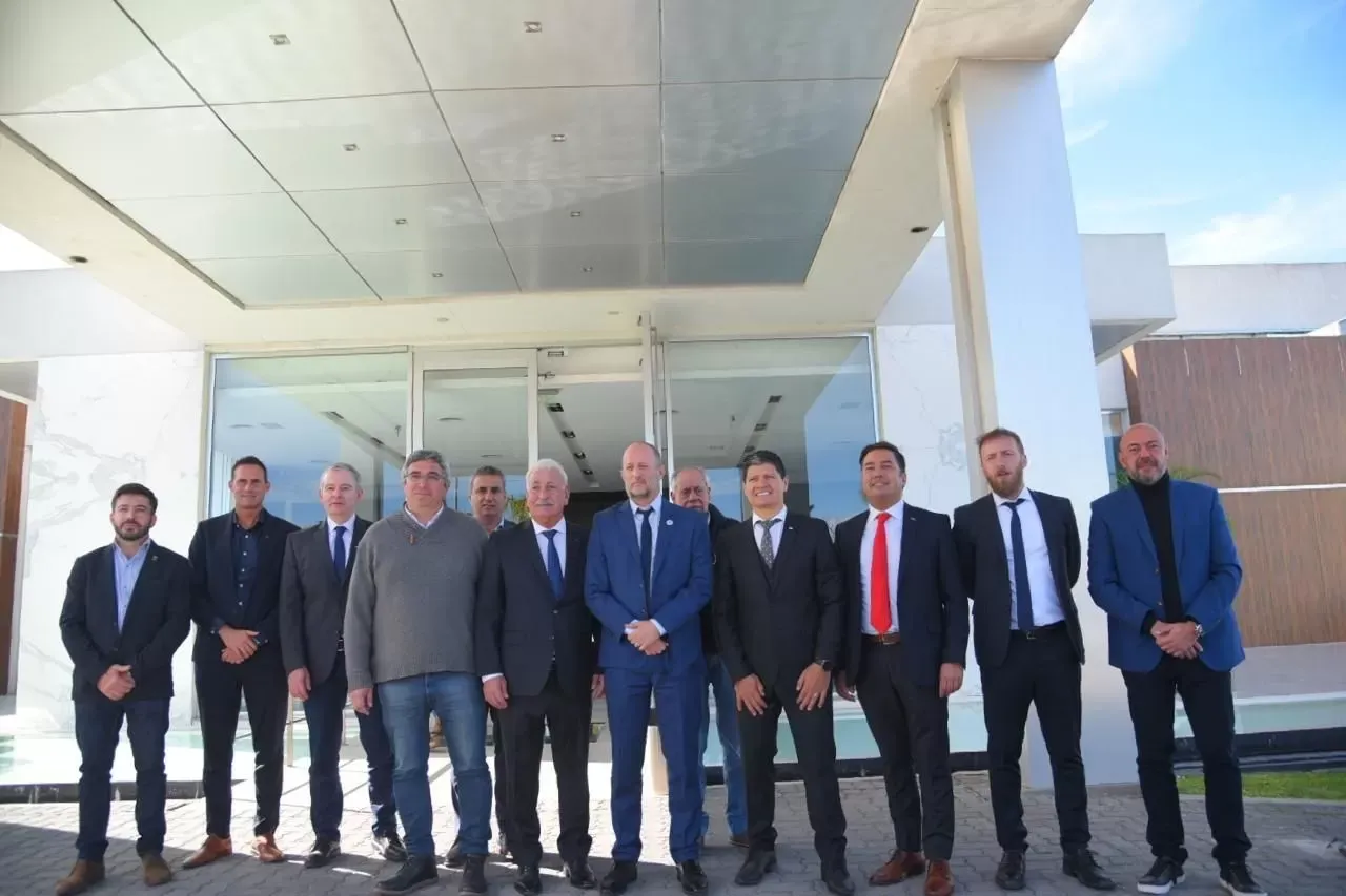 Insaurralde compartió un almuerzo con más de 350 empresarios bonaerenses en la asamblea anual de FEBA