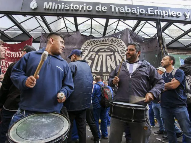 Protesta de trabajadores de la industria del neumático