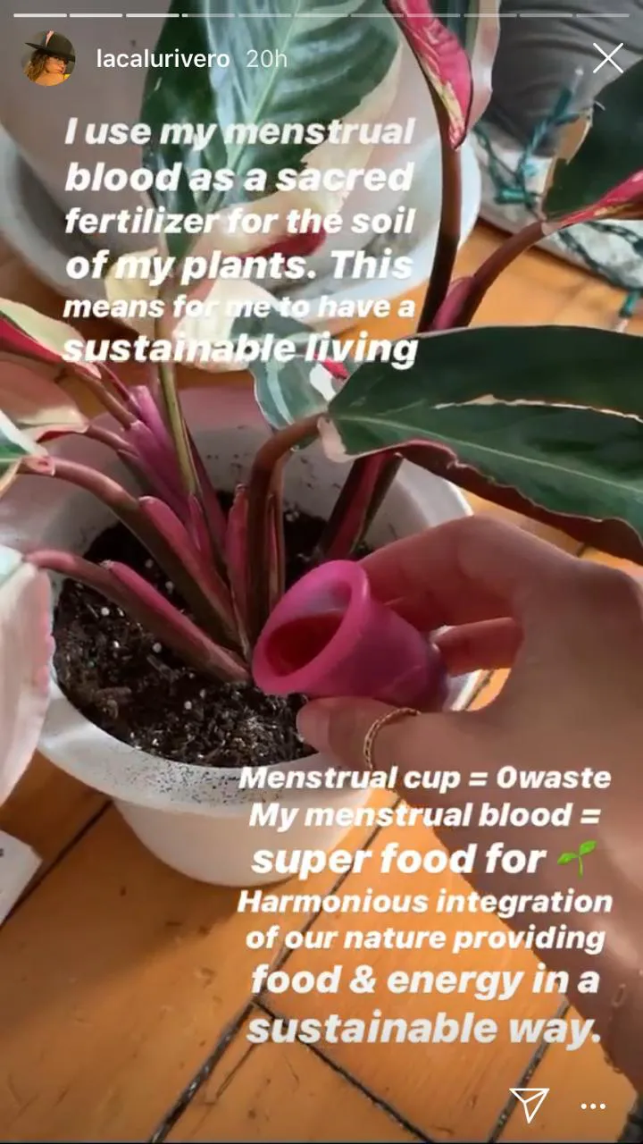CALU RIVERO RIEGA SUS PLANTAS CON LA SANGRE DE SU COPA MENSTRUAL