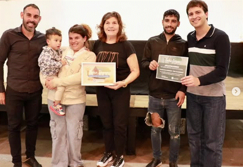 Adjudican nuevas viviendas en Tres Algarrobos.