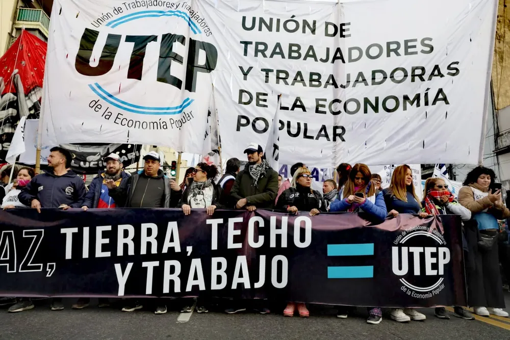 Movimientos sociales amenazan con cortes de ruta contra el Gobierno