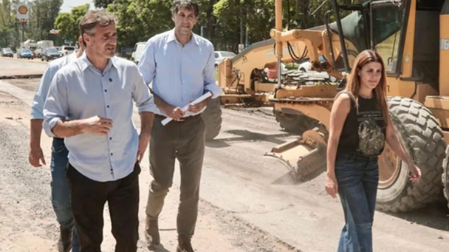 Achával recorrió y supervisó la obra de renovación de la Ruta 8