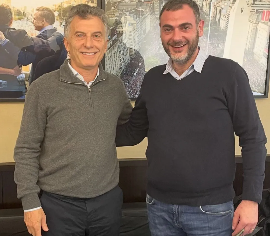 Adrián Urreli junto a Mauricio Macri