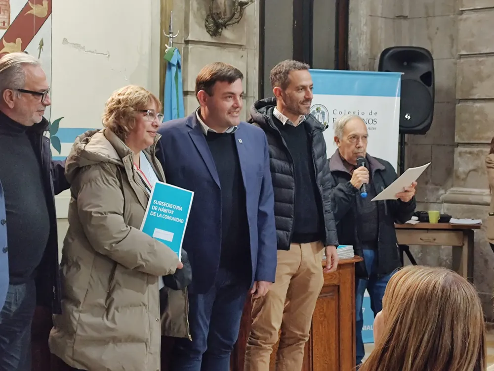 Familias de Rojas recibieron sus escrituras.