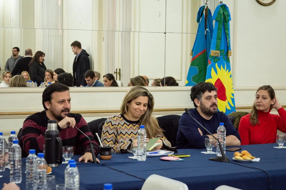 Ludopatía: Legisladores bonaerenses se reunieron con la Subsecretaria de Salud Mental de la provincia Ludopatía: Legisladores bonaerenses se reunieron con la Subsecretaria de Salud Mental de la provincia