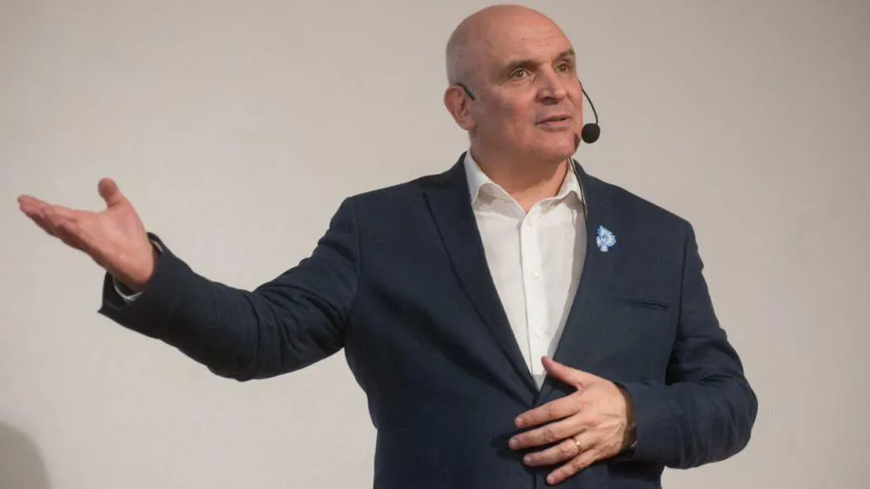 Quisieron bajar mi candidatura porque le saco muchos votos a Macri, dice Espert