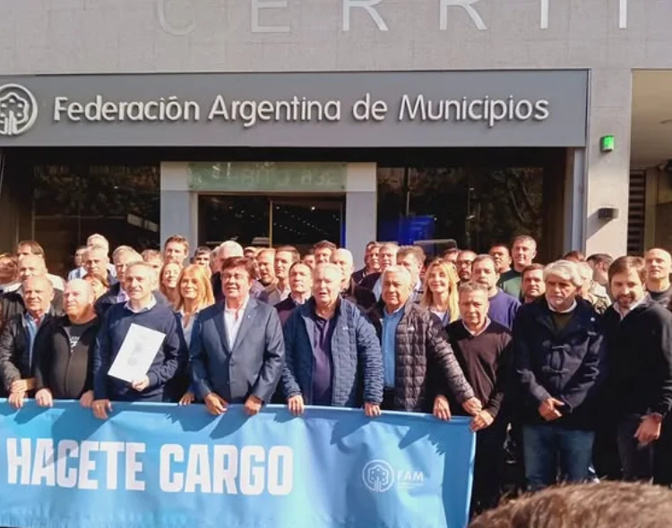 Alessandro reclamó fondos alimentarios ante Nación junto a intendentes 2