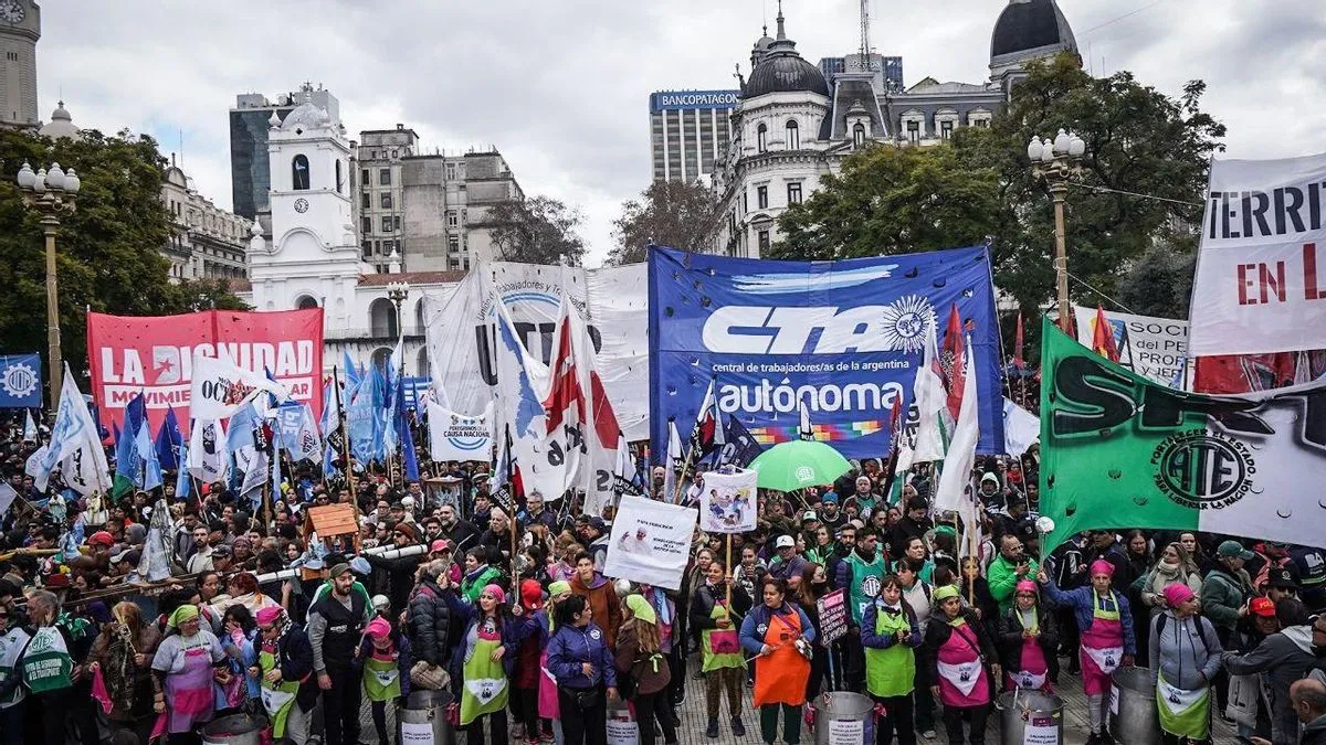 Las CTA endurecen su postura y se suman a la marcha con la CGT