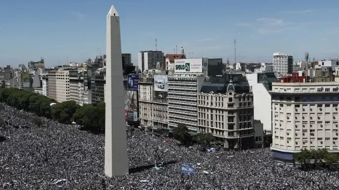 Los hinchas argentinos celebran su primer día nacional, a un año de la victoria de la Scaloneta