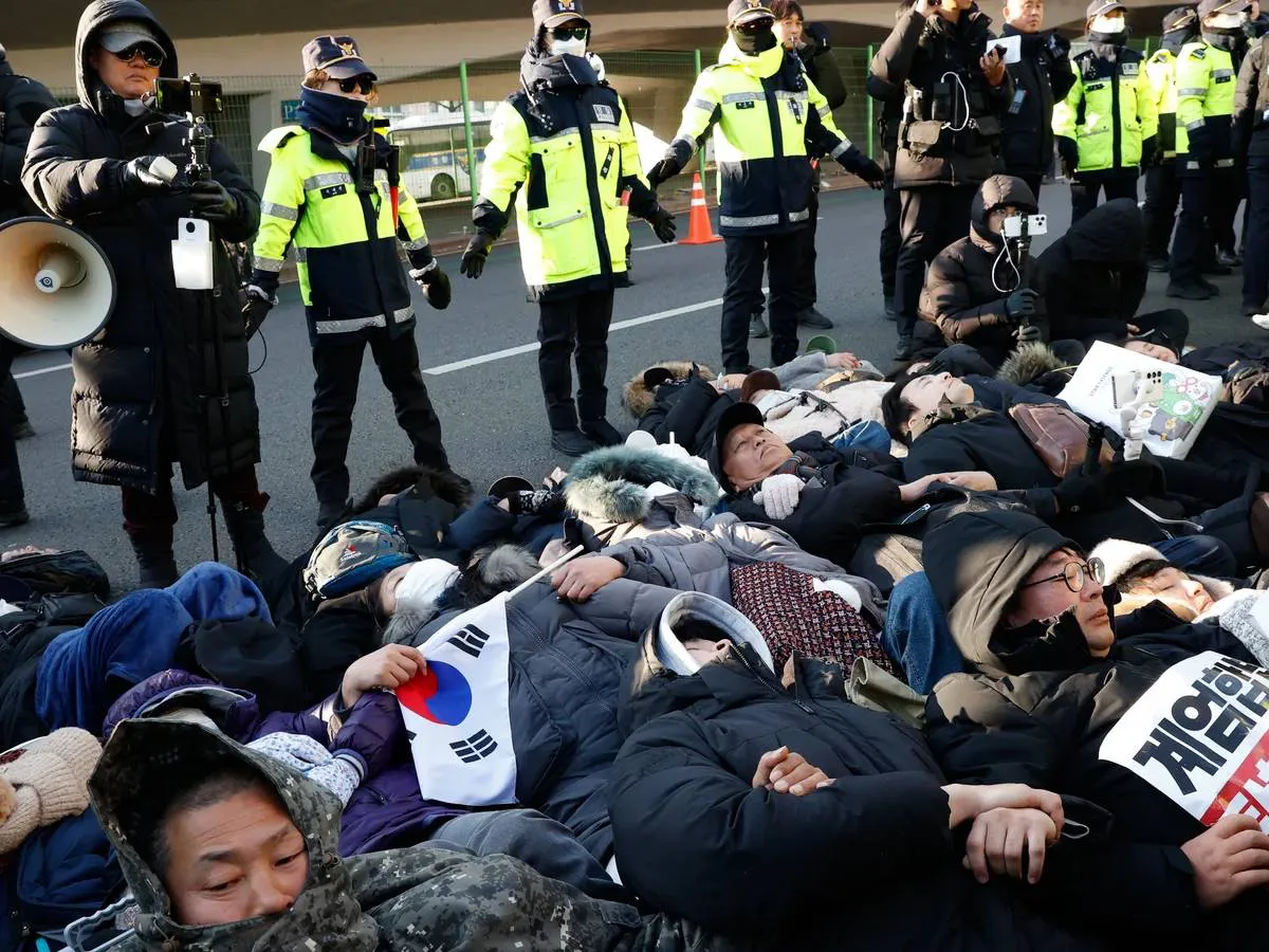 La tensión escala en Corea del Sur tras el fallido arresto de Yoon Suk Yeol