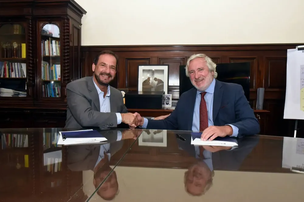 Sujarchuk junto Conte Grand.