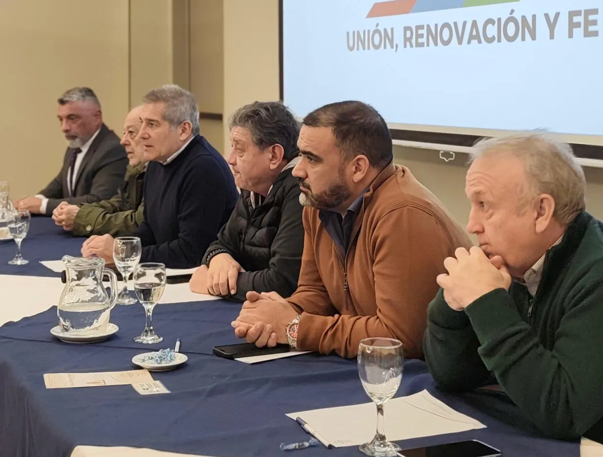 Unión, Renovación y Fe avanza con plenarios y críticas al modelo Milei