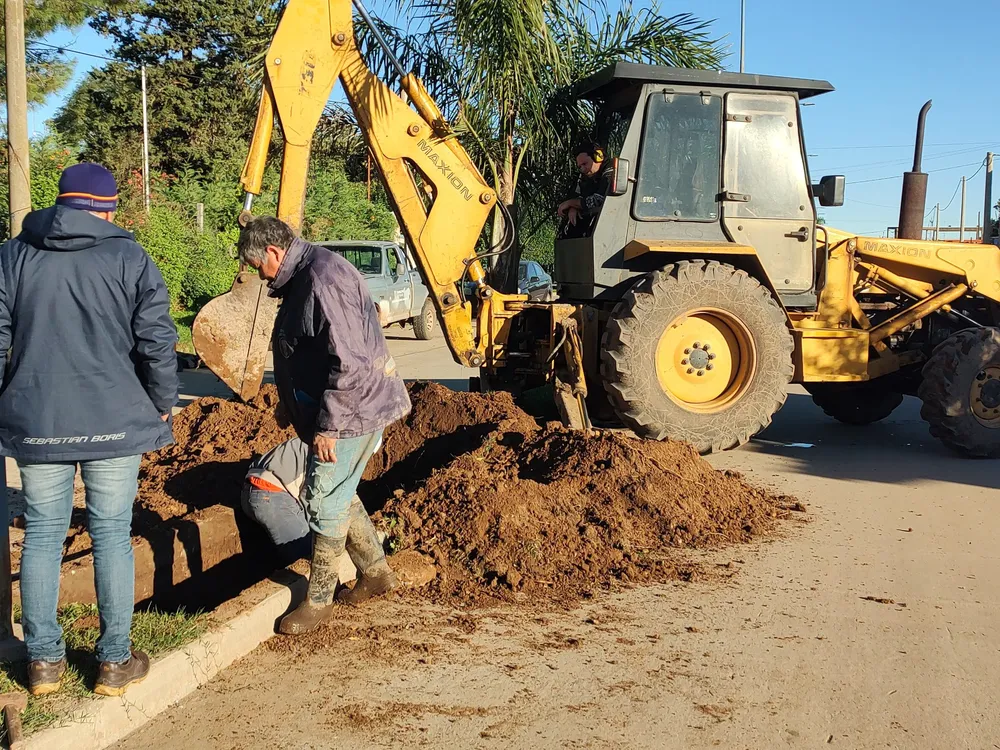 Nuevas cañerías y trabajos sanitarios para optimizar servicios en Rojas