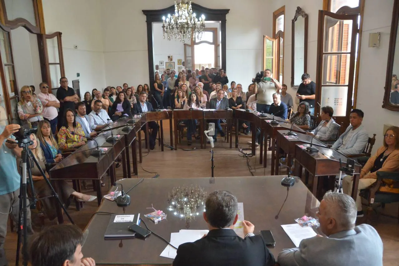 Nanni inauguró sesiones en Exaltación de la Cruz 2