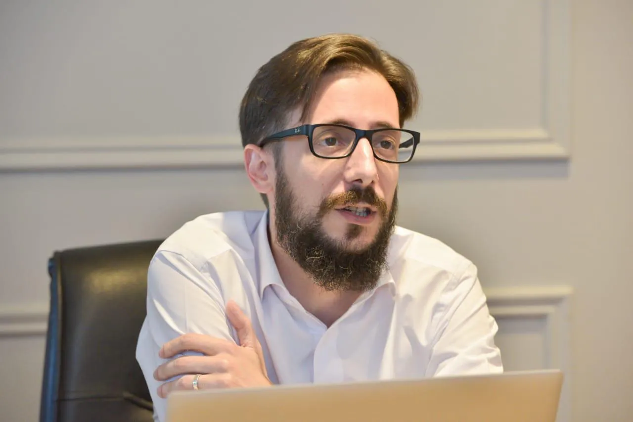 La provincia de Buenos Aires firmó contratos para obras viales por 6.400 millones de pesos