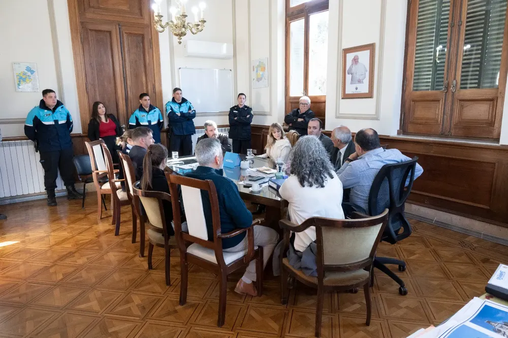Acuerdo clave en Tres Arroyos diez viviendas para policías y nueva oficina de la Caja de Retiros 2